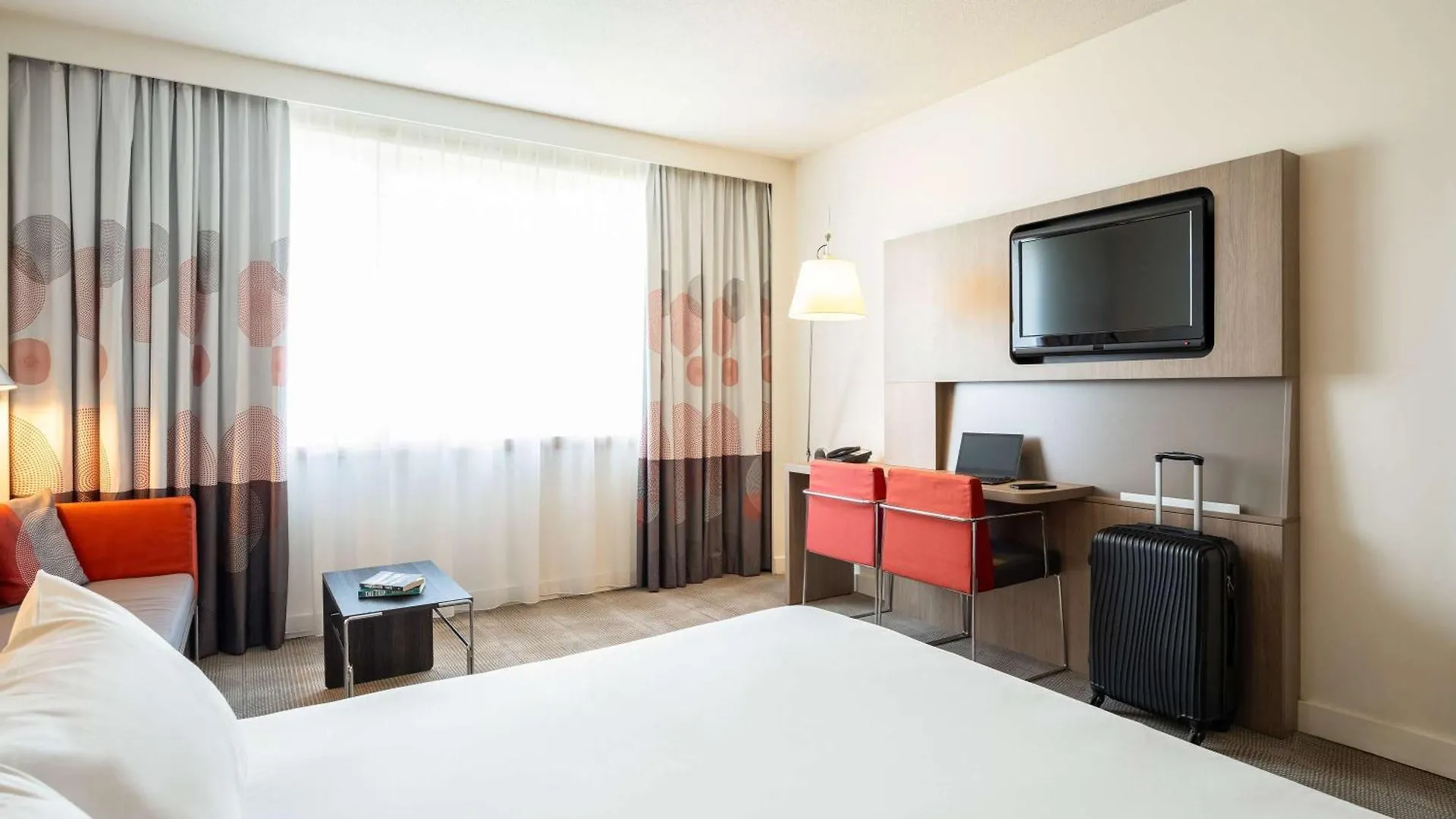 Novotel Brussels City Centre 4*,