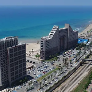 מלון דירות Almog Tower