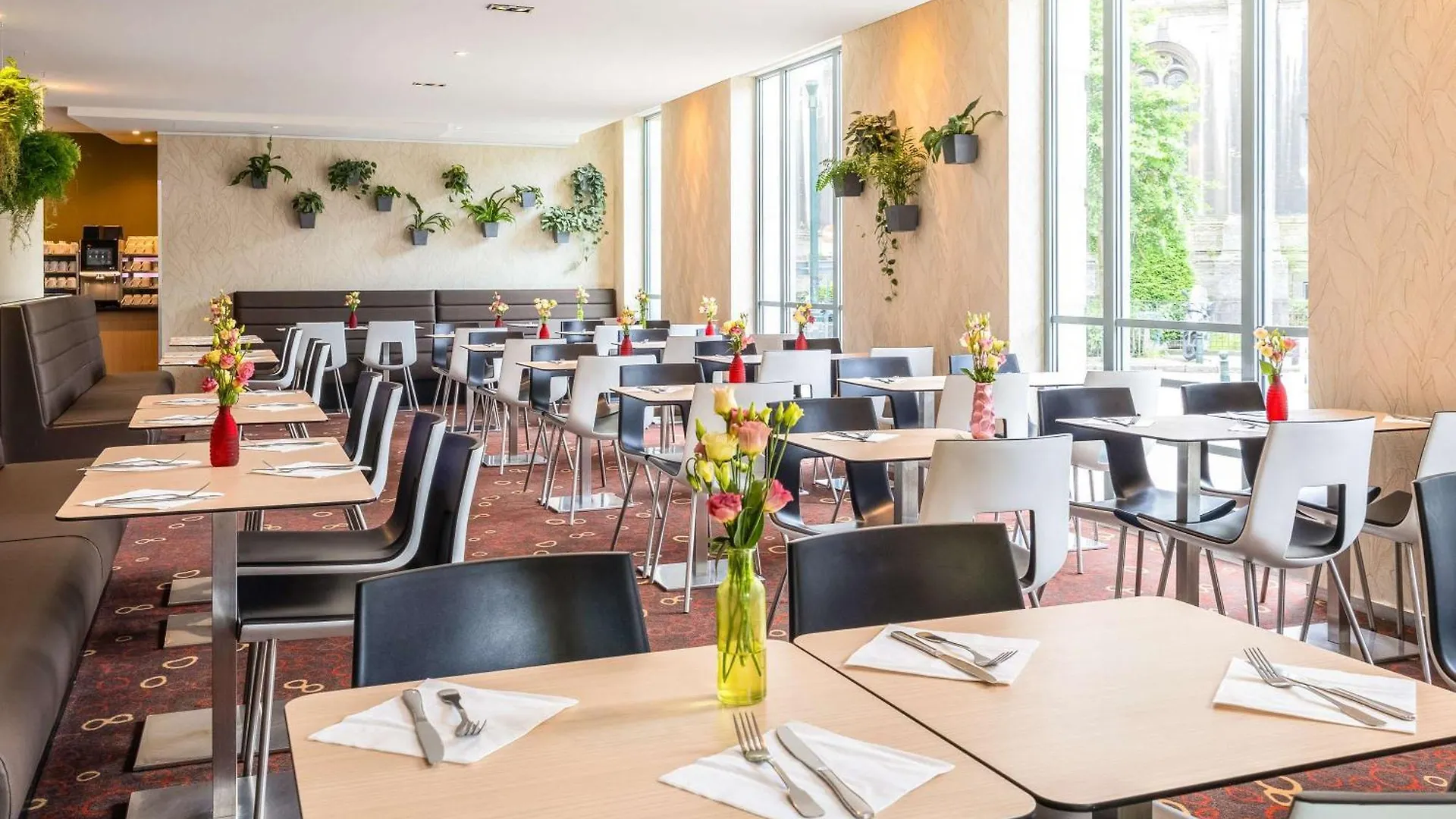 Novotel Brussels City Centre 4*,